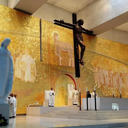 Hotel Santo Condestavel 3*