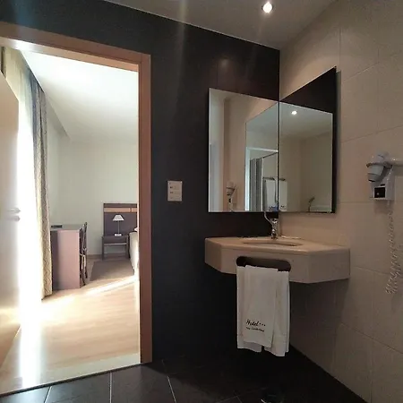 Santo Condestavel Hotel Fátima