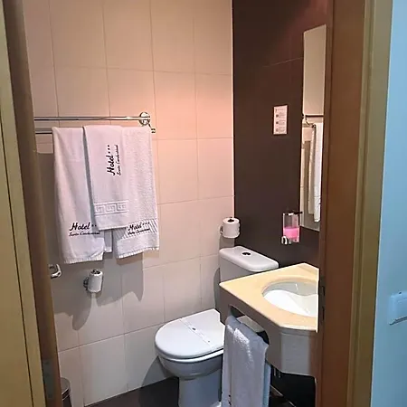 桑托康德斯塔维尔酒店 3*